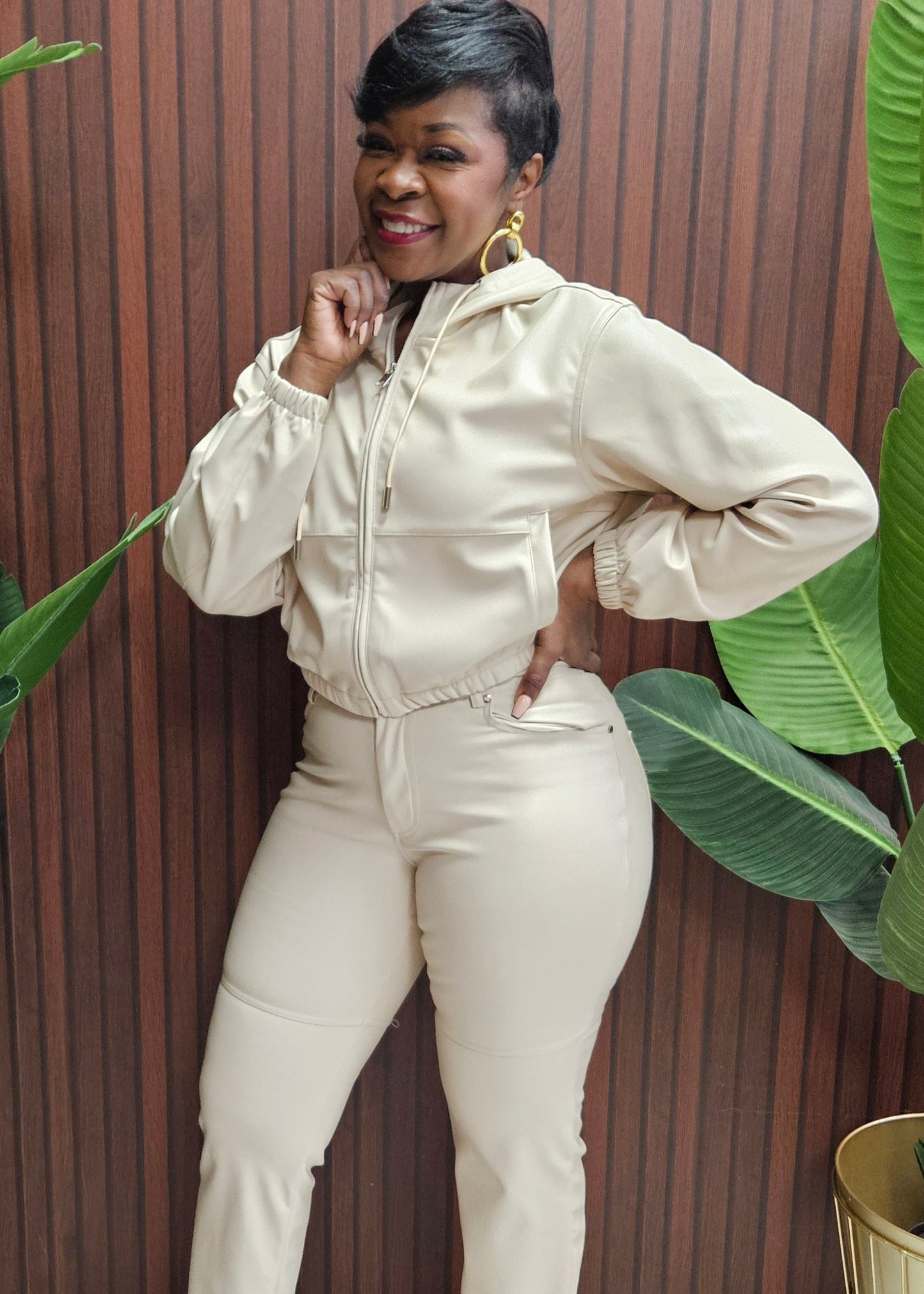 Essence Leather Set